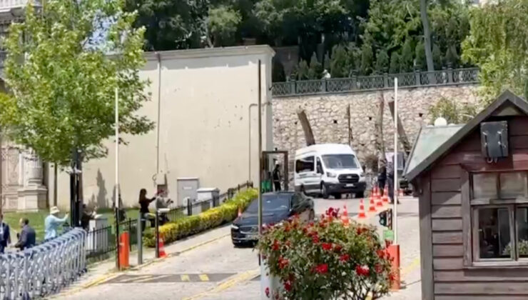 İstanbul’da barış zirvesi: Rus ve Ukrayna heyetleri bir araya geldi