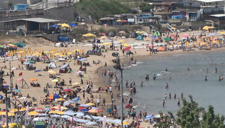 İstanbul’da kalanlar Şile’deki plajlarda yoğunluk oluşturdu