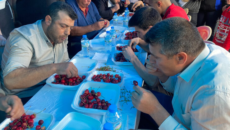 Manisa’da 10 dakikada 2 buçuk kilo kiraz yedi: Altın kazandı