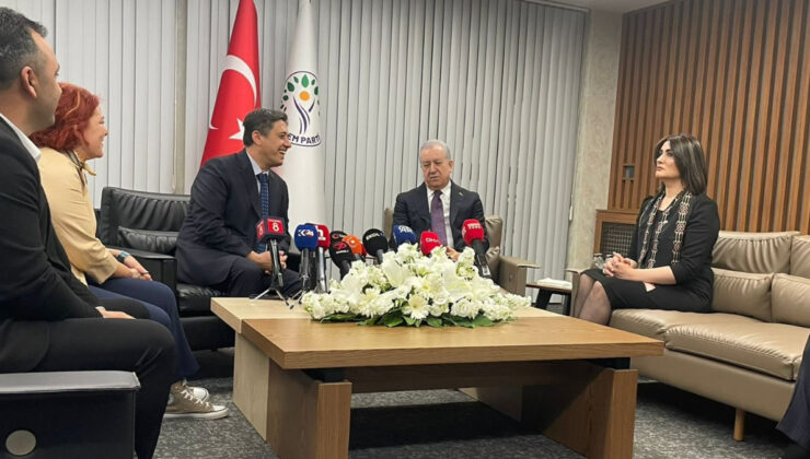 MHP-DEM Parti bayramlaşmasında “Demli çay” şakası