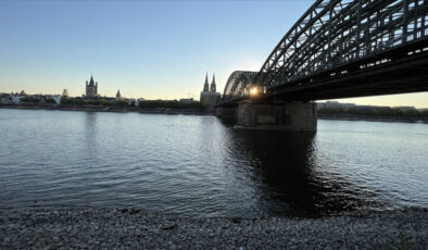 Ren Nehri’ndeki su seviyesinin düşmesi nakliyeyi zorluyor