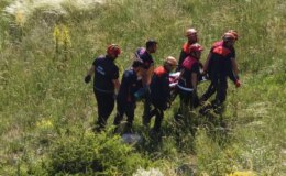 Şarampole Devrilen Kamyonet Sürücüsü Ağır Yaralandı