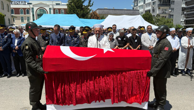 Şehit Albay memleketi İzmir’de son yolculuğuna uğurlandı