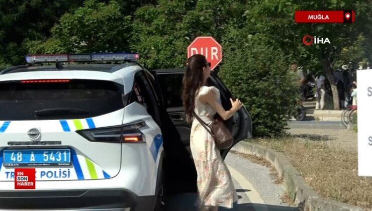 Sınava geç kalan öğrencileri polis ekipleri yetiştirdi