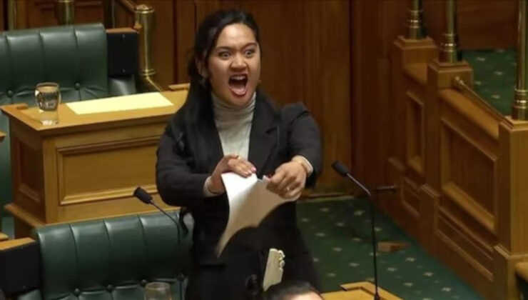 Yeni Zelanda parlamentosunda Haka dansı yapan 3 Maori milletvekili görevden uzaklaştırıldı