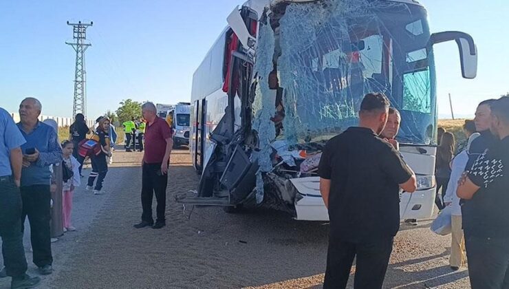 Yolcu otobüsü TIR’a çarptı: Çok sayıda yaralılar var