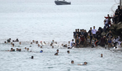 84 kişi yüzerek Fas’tan İspanya’ya gitti