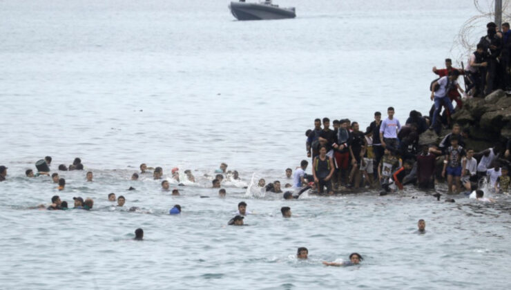 84 kişi yüzerek Fas’tan İspanya’ya gitti