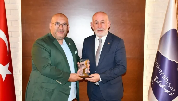 Yılın Başkanı Ömer Şentürk Ödülünü Aldı