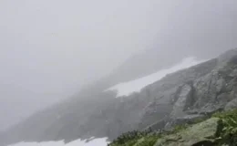 Rize’de Temmuz Karı Turistleri Şaşırttı