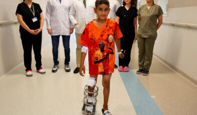 Adana’da hayatı kaykay üzerinde geçen Serdal artık yürüyor