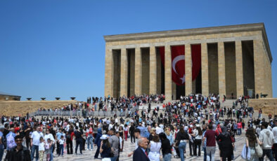 Anıtkabir, yılın ilk yarısında 2,5 milyondan fazla ziyaretçiyi ağırladı