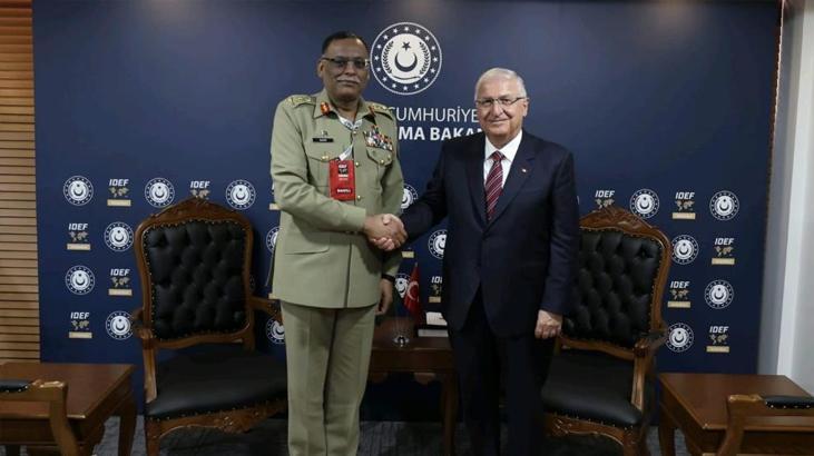 Bakan Güler, IDEF’te Vietnam ve Pakistanlı yetkilileri kabul etti