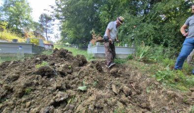 Bartın’da kendi mezarını kazdı: Beni unutmayın