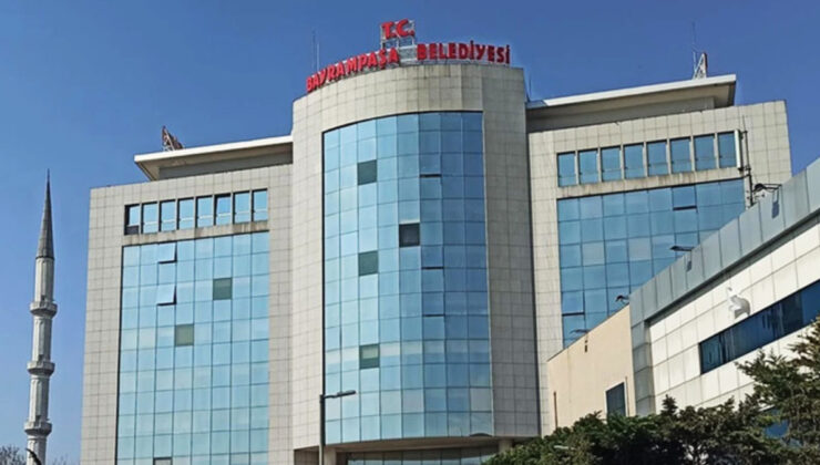 Bayrampaşa Belediye’nde iki CHP’li meclis üyesi istifa ettiklerini duyurdu