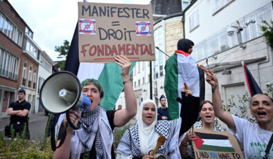 Belçika’da yüzlerce kişiden Gazze’ye destek: İsrail Büyükelçiliği önünde protesto gösterisi düzenlendi