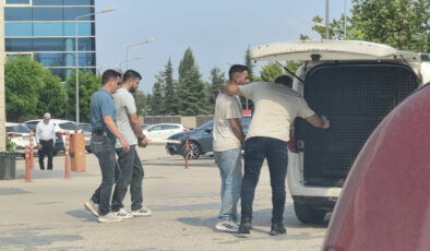 Bursa’da içindeki takılar sahte çıkınca çaldıkları kasayı tarlaya atıp kaçtılar