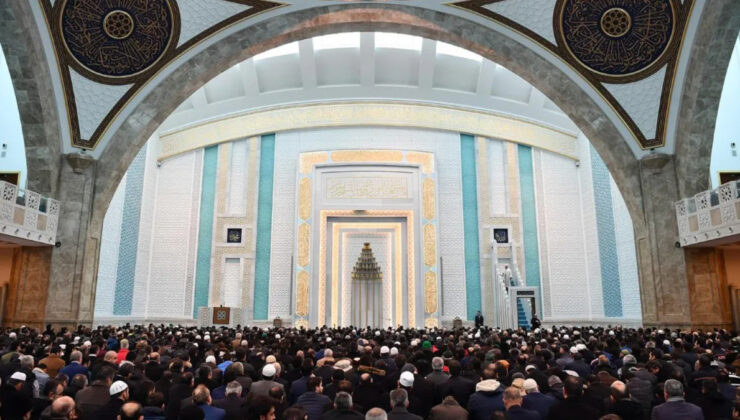 Cuma Hutbesinde “Gazze: İnsanlığın Onur Sınavı” ve Güçlü Olma Vurgusu Yapıldı