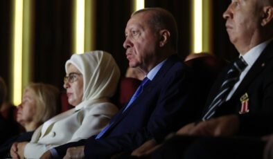 Cumhurbaşkanı Erdoğan, En Uzun Gece destanının ilk temsilini izledi