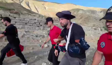 Erzincan’da paraşütçü, Keşiş Dağları’na zorlu iniş yaptı