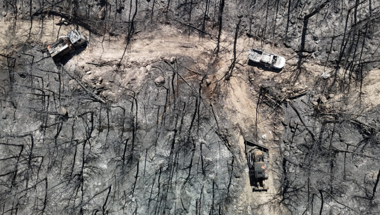 Eskişehir’de 10 görevlinin şehit olduğu yangın bölgesinden araçlar çekiliyor