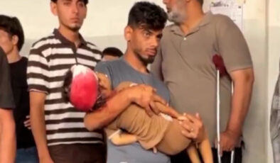 Gazze’de bir okul hedef alındı: Acılı babanın yürek burkan anları