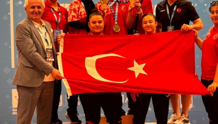 Genç halterci Tuğba Kıvıkoğlu Avrupa şampiyonu