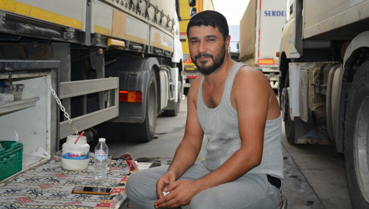 Habur Sınır Kapısı’ndaki tır şoförleri rekor sıcaklıkla mücadele ediyor
