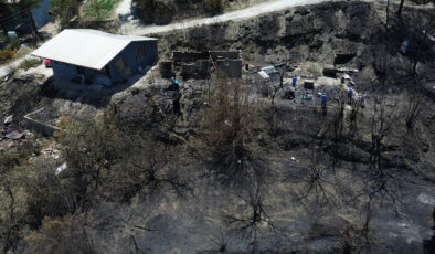 Hatay depreminde evi yıldı: Yeni evi için aldığı eşyalar yangında kül oldu