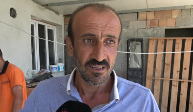 Hatay’da yılanla karıştırılan 1,5 metrelik oluklu kertenkele görüntülendi