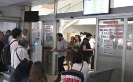 İndirimli ehliyet yenilemede son gün: Nüfus müdürlüklerinde yoğunluk oluşturdu