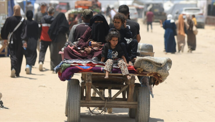 İsrail Gazze’ye yardımların dağıtılmasını engelliyor