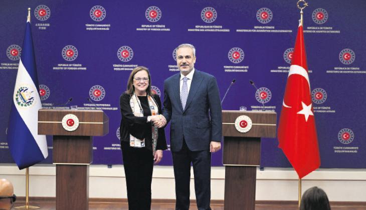 ‘İsrail, Suriye’yi bölmek istiyor’