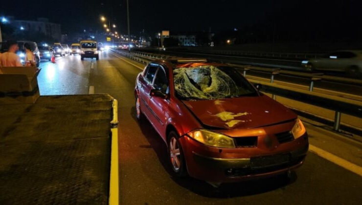 İstanbul’da otoyolda karşıya geçmeye çalışan adam hayatını kaybetti