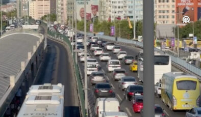 İstanbul’da trafik yoğunluğu yaşandı
