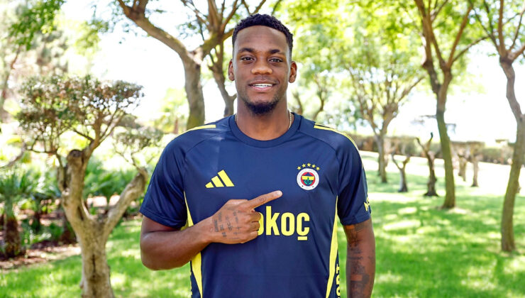 Jhon Duran: Gösterilen sevgiye karşılık verebilmek için sabırsızlanıyorum