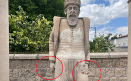 Kayseri’de Mimar Sinan’ın heykeli tahrip edildi