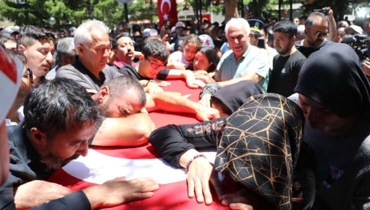 Kayseri’de şehit Ümit Üzüm’ün kızından babasına veda