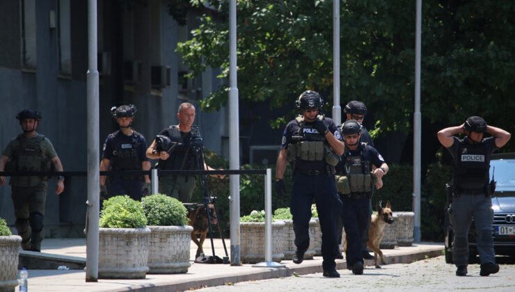 Kosova’da meclis, bomba ihbarı nedeniyle tahliye edildi