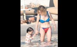 Leyla ile deniz keyfi
