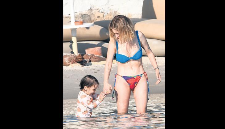 Leyla ile deniz keyfi