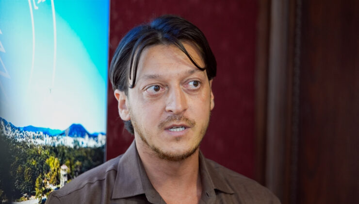 Mesut Özil, dünya çapında futbolcular yetiştirmeyi hedefliyor