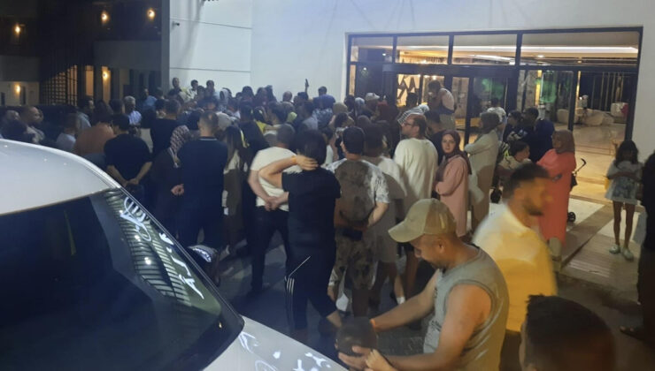 Muğla’da elektrik kesintisi nedeniyle klimalar çalışmayınca, müşteriler tepki gösterdi