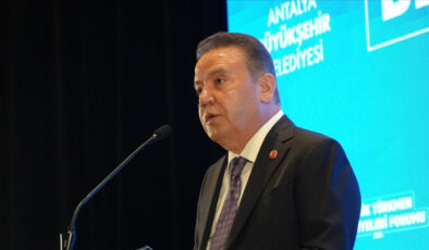 Muhittin Böcek rüşvet soruşturması kapsamında tutuklandı