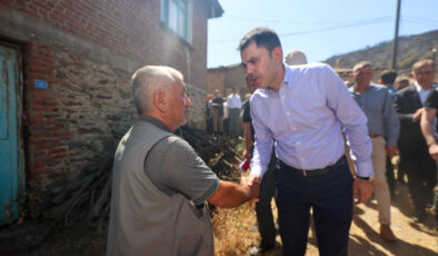 Murat Kurum, İzmir Ödemiş’te evlerini kaybeden vatandaşları ziyaret etti