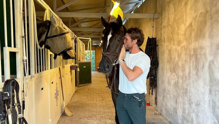 Oyuncu Aras Bulut İynemli atıyla poz verdi! Karelere yorum yağdı