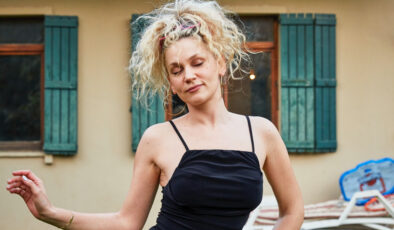 Oyuncu Farah Zeynep Abdullah’dan şaşırtan açıklama: “Babam sperm bankasından çocuk yapmamı istedi”