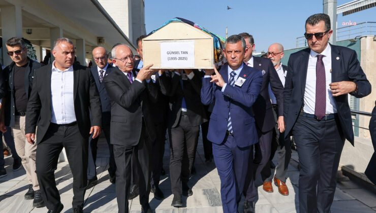 Özgür Özel ile Kemal Kılıçdaroğlu, Namık Tan’ın annesinin cenaze töreninde bir araya geldi