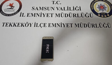 Samsun’da ehliyet sınavına göğüsüne gizlediği telefonla girdi