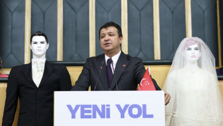 TBMM’de ilginç eylem: Mahmut Arıkan kürsüye gelin ve damat mankeniyle çıktı